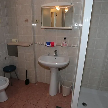 Allure Apartment *